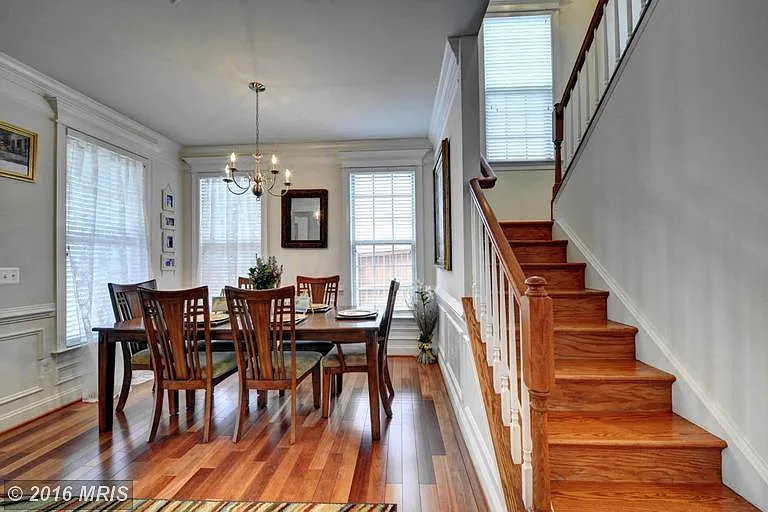 4 + 4.5 BA - Custom Home - Close in Kensington — Photo 4