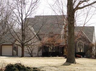 9712 Timber Meadows Dr, Lees Summit, MO 64086