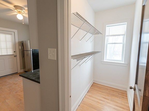 4th image of 4342 N Mozart St #3E
