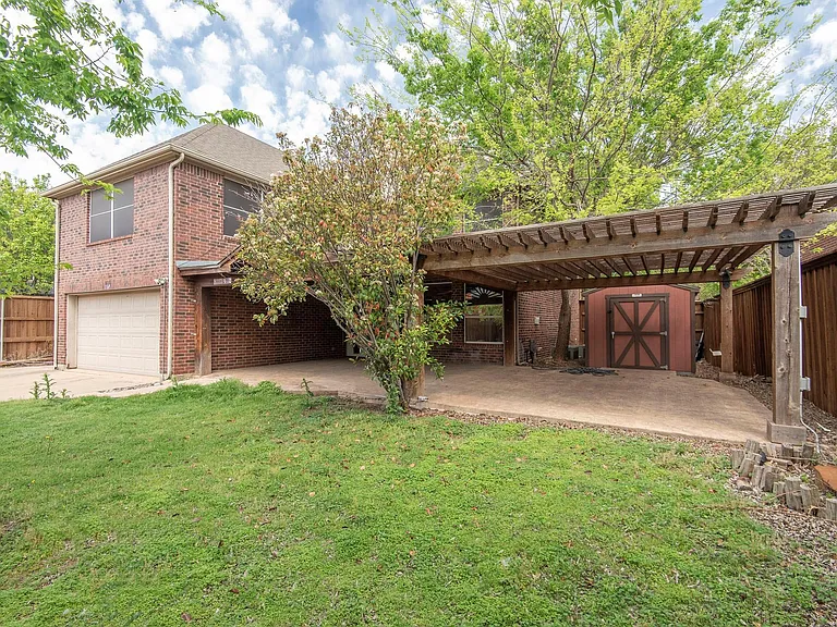 1169 London Dr — Photo 22