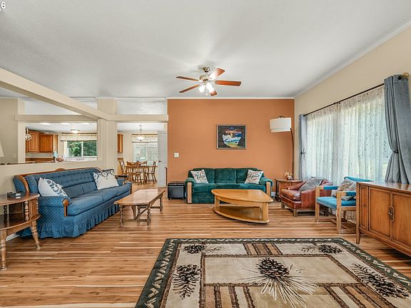 5th image of 181 Vada St