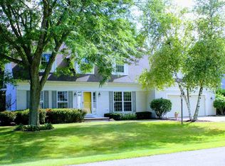 3601 W Quaker Ridge Ln, Appleton, WI 54914