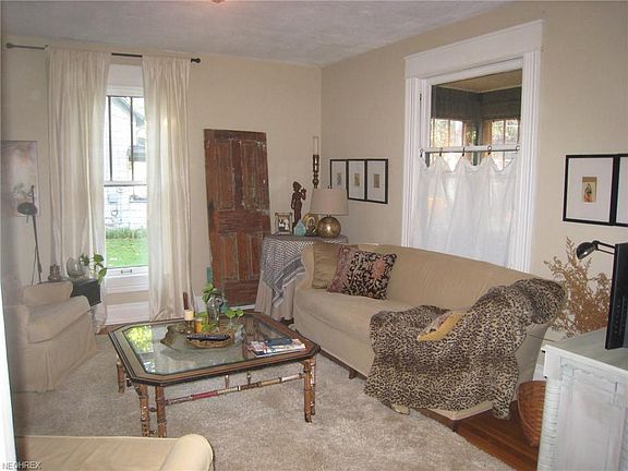 4th image of 2219 6th St