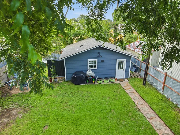 906 Willow St — Photo 19