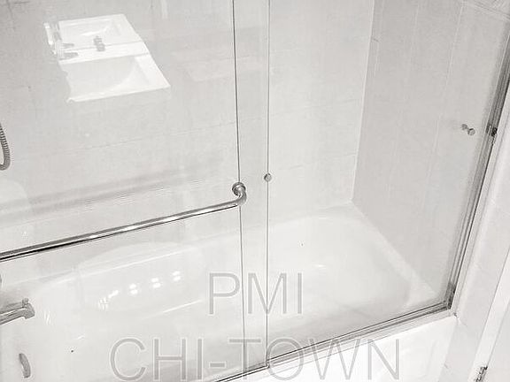 4th image of 70 W Huron St APT 807