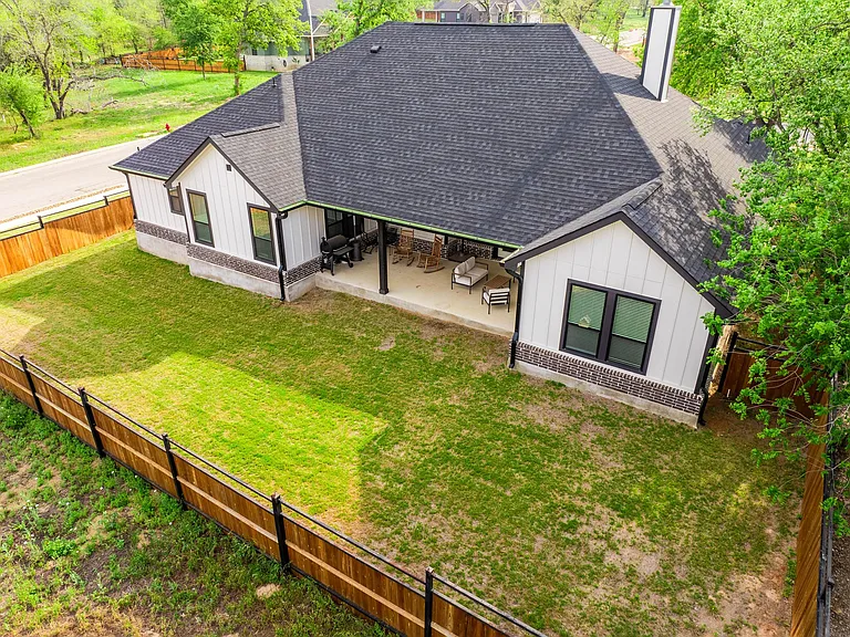 132 Ash Pkwy — Photo 58