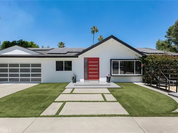 23051 Burbank Blvd, Woodland Hills, CA 91367