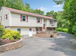 608 High Ridge Rd, Orange, CT 06477