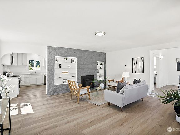 4th image of 7020 Yakima Avenue