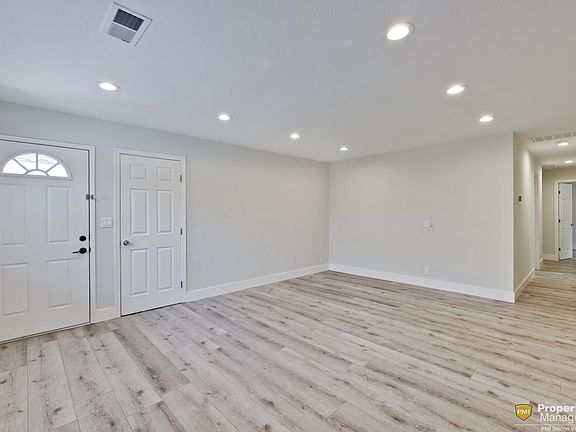 3rd image of 1674 Blue Jay Dr #B