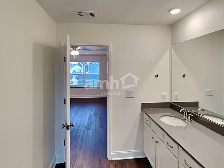 2011 Williamshire Ln — Photo 13