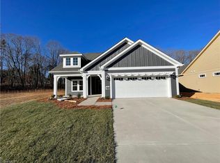 5275 Sunny Brook Ct, Clemmons, NC 27012