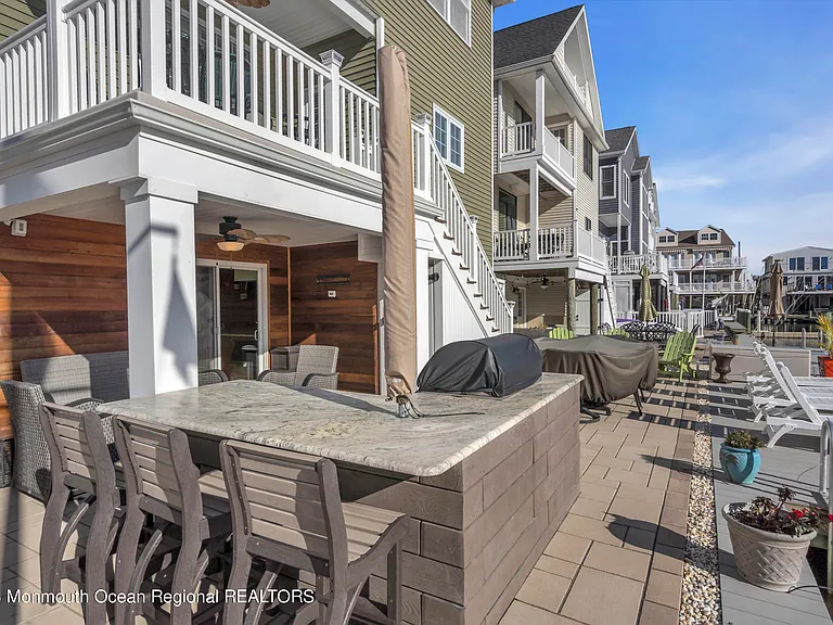 411 Harding Ave — Photo 54