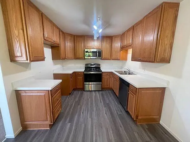 Granada Gardens Apartments — Photo 3