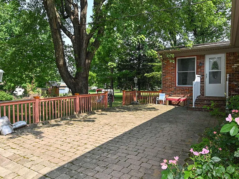7146 S Meridian St — Photo 43