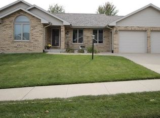 4926 Twilight Dr, Dubuque, IA 52002