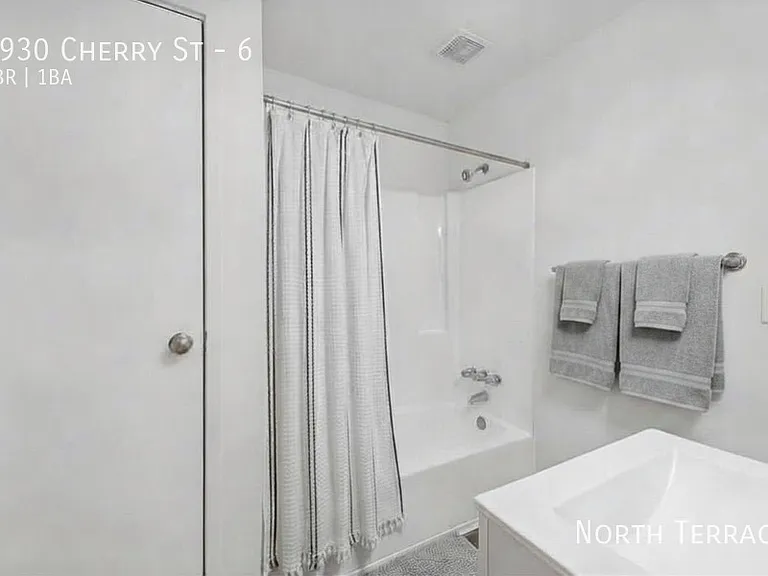 Cherry Street Apartments — Photo 40