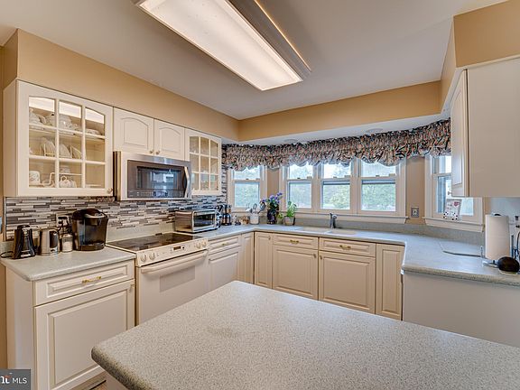 3rd image of 14702 Wildflower Ct