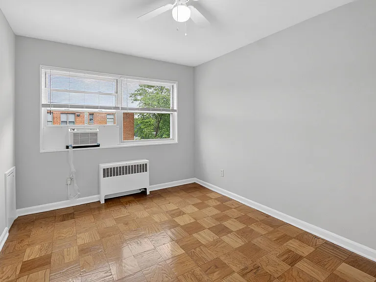 4550 Macarthur Blvd NW #302 — Photo 10