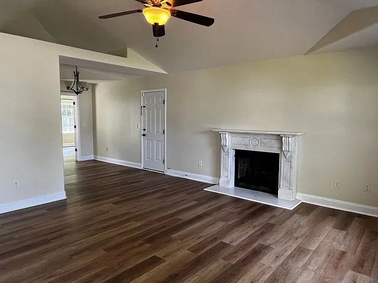 129 Pella Ln — Photo 23