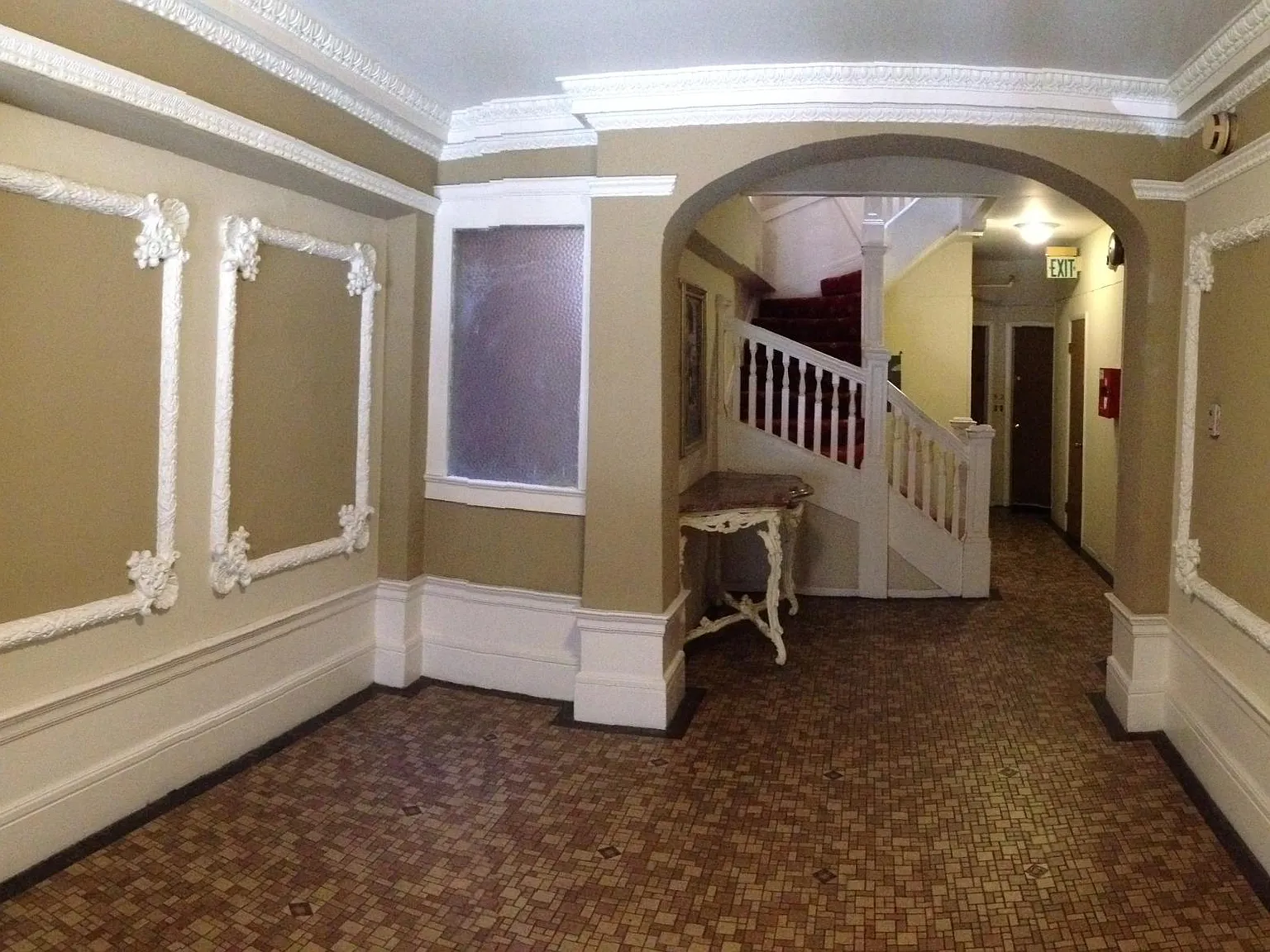 Studio, 375 sqft, $1,900 — Photo 3