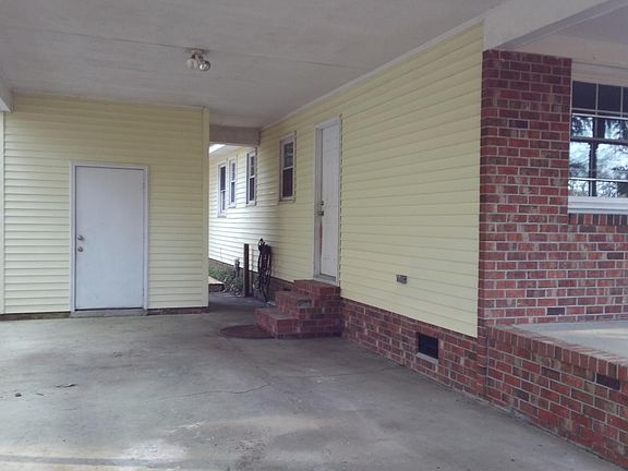 4th image of 1322 Marion St