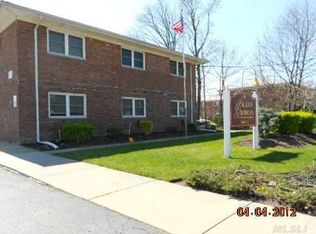 630 Fulton St, Farmingdale, NY 11735