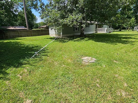 4th image of 10037 Lazy Oaks Dr
