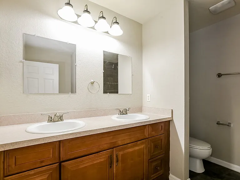 5420 Blue Grass St — Photo 10