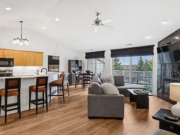 5th image of 670 E Lake Ave #211