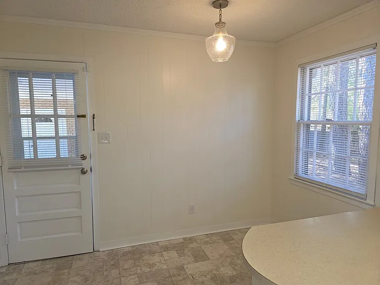 2489 Broughton St — Photo 6