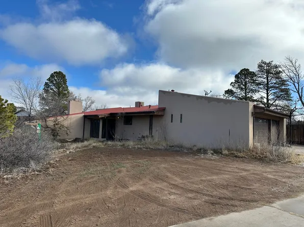 275 Kimberly Ln, Los Alamos, NM 87547