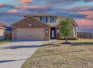 221 Sapphire Ln, Jarrell, TX 76537