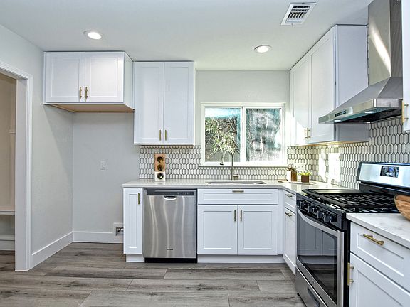 5th image of 2008 Carriage Park Ln