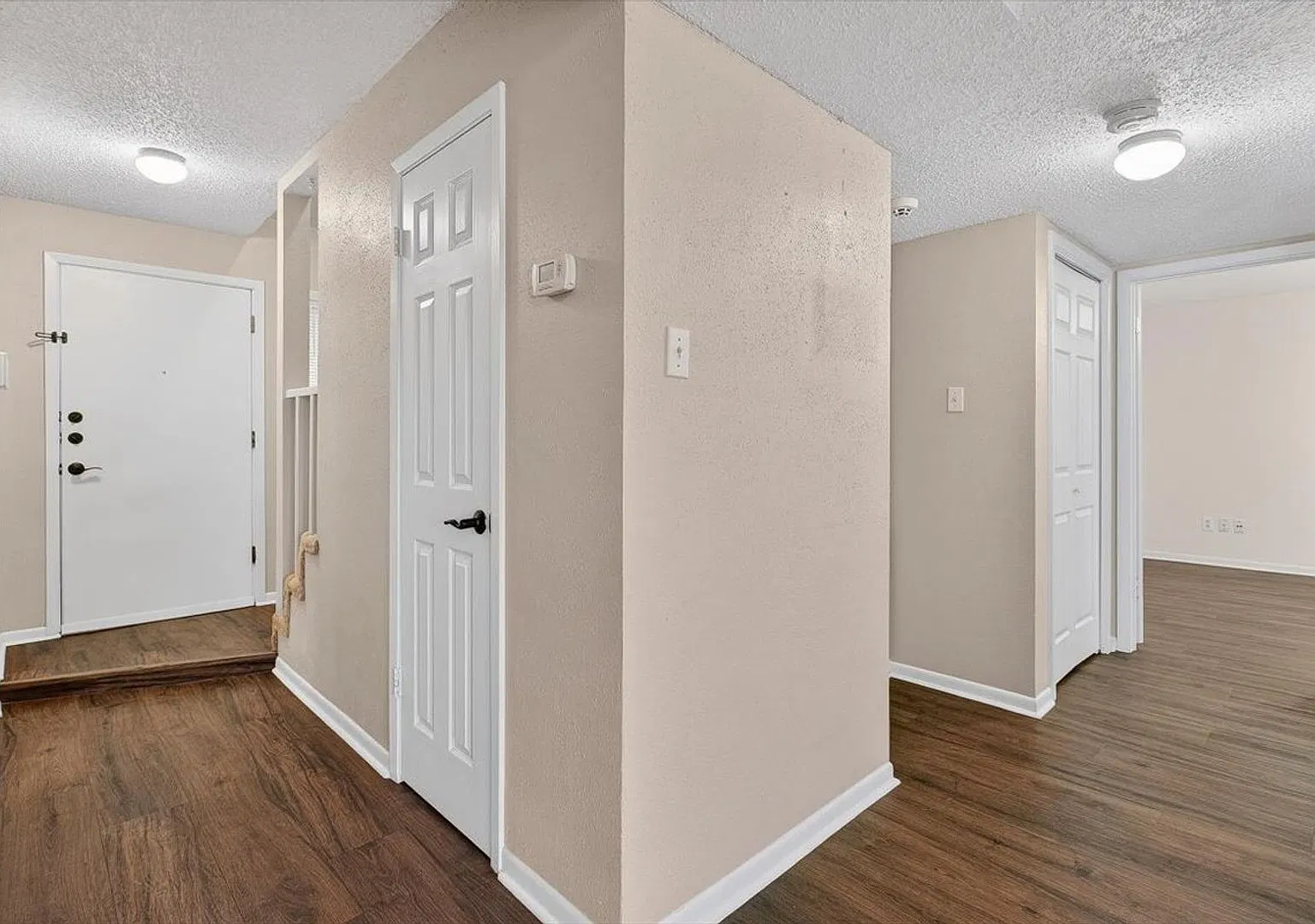 4026 Northwood - 3/bedroom 2/bathroom - $1,850/month — Photo 3