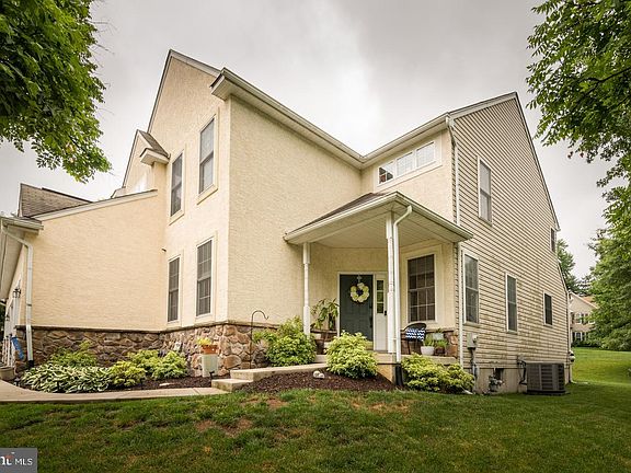 3rd image of 900 Chiswell Dr