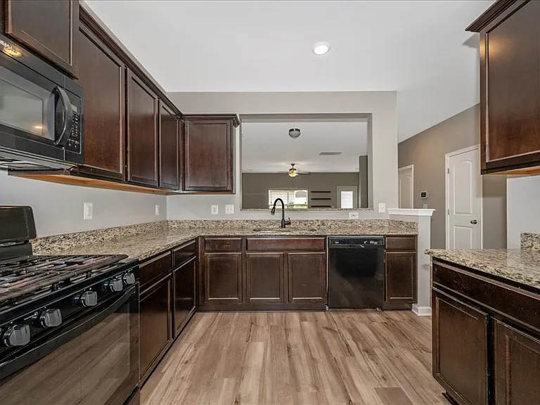 42 Eakins Ln — Photo 25