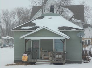 303 E Grant St, Wausa, NE 68786