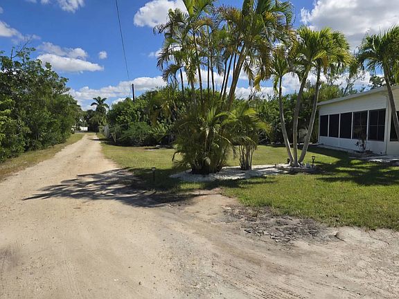 4th image of 15175 Stringfellow Rd #B40