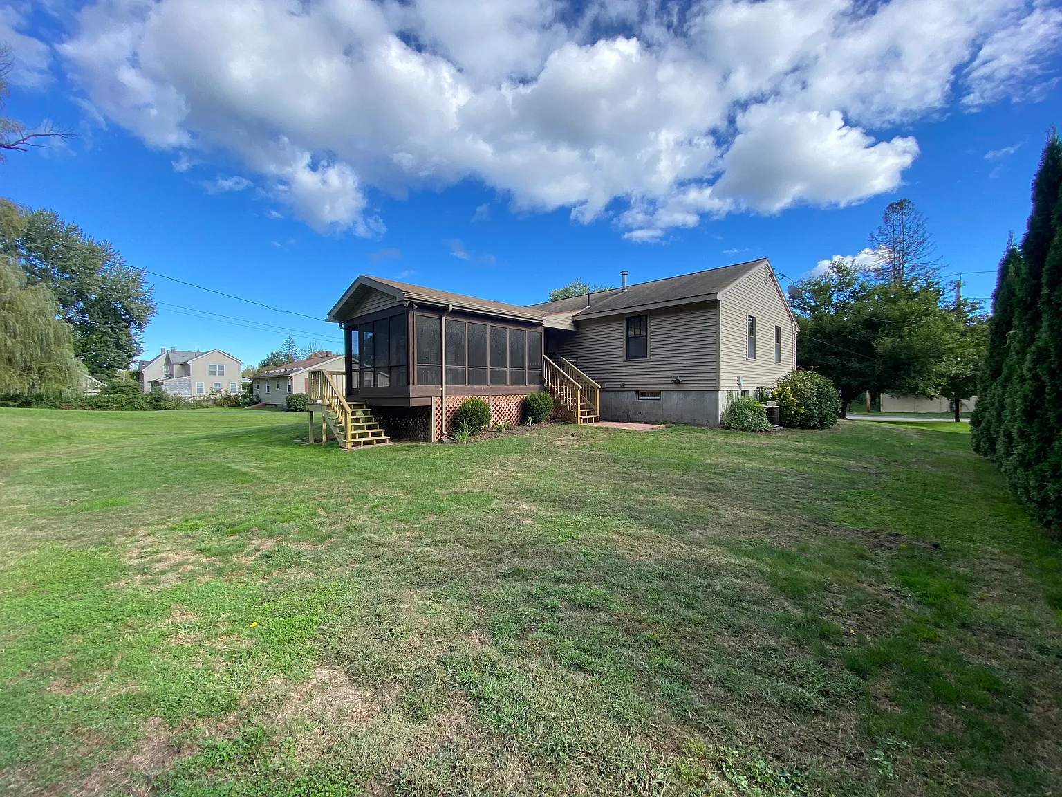 2 bed, 1.5 bath, 1100 sqft, $1,800 — Photo 3