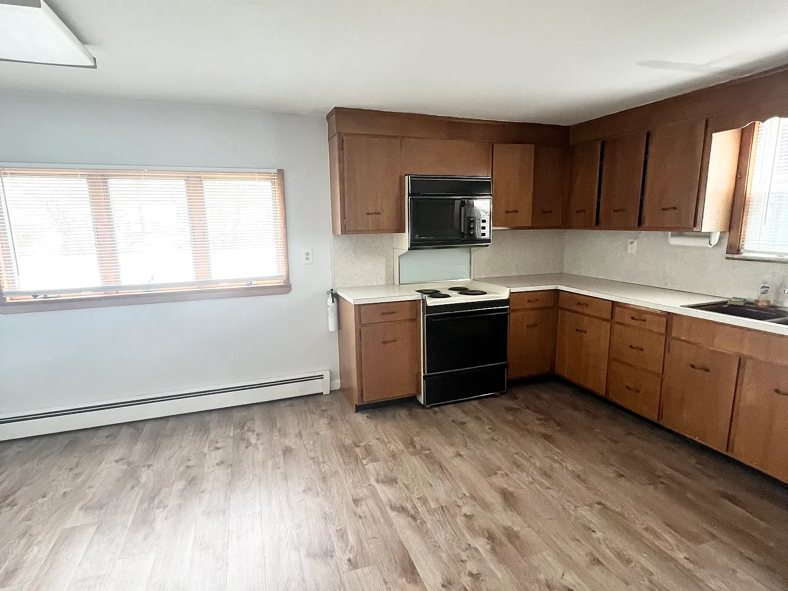 3 bed, 1714 sqft, $3,200 — Photo 4