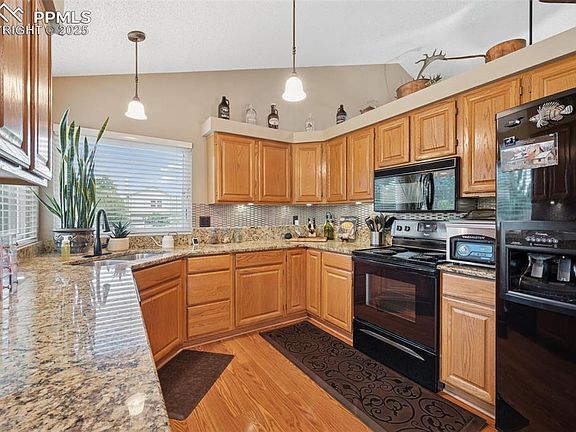 5th image of 8590 Chancellor Dr