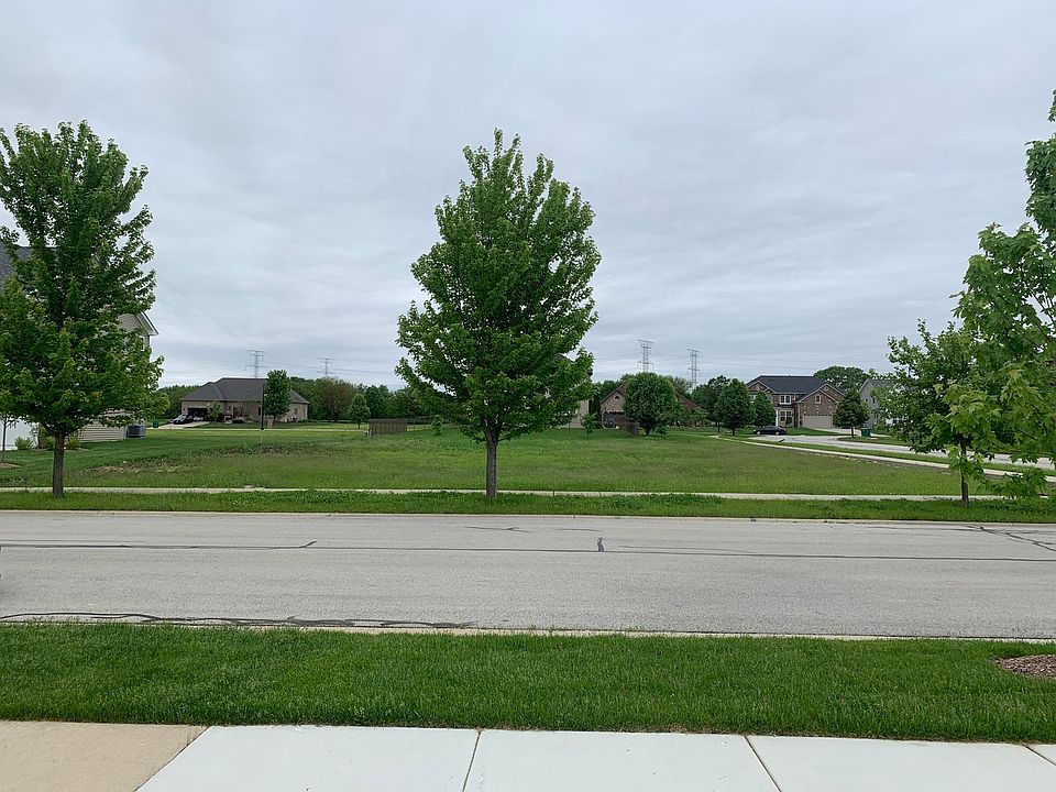 2nd image of 25526 W Prairiewood Ln