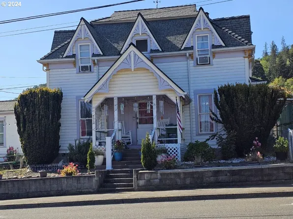 230 NW 1st Ave, Myrtle Creek, OR 97457
