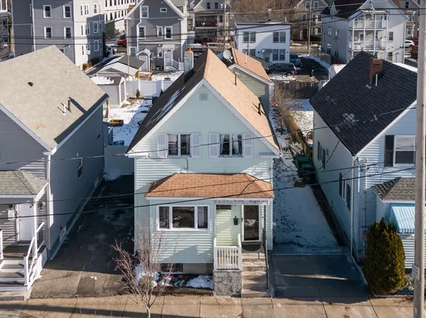 17 Waterford St, Lynn, MA 01905