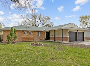 591 Walnut Ln, Elk Grove Village, IL 60007