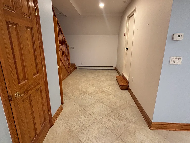 142 Florence St — Photo 6