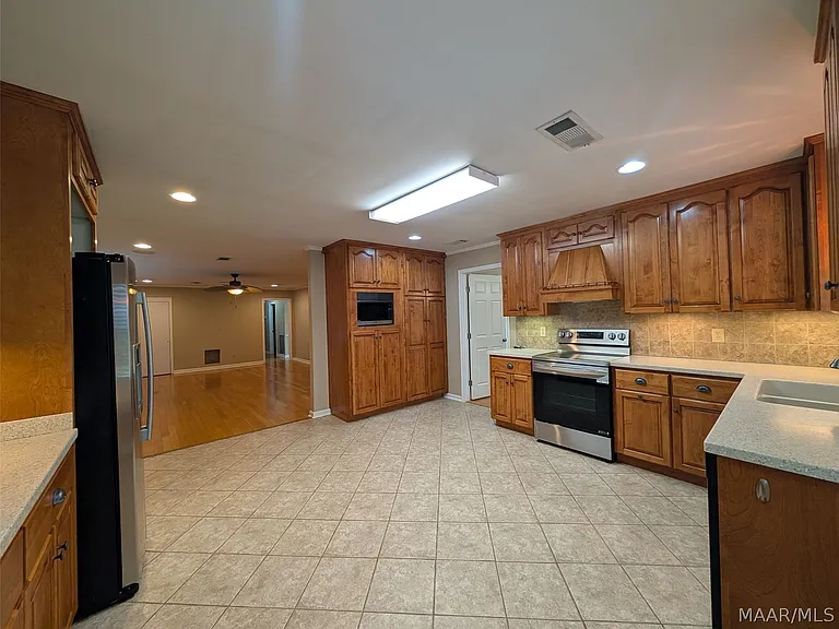 111 Arrowhead Dr — Photo 7