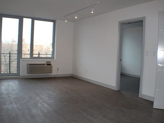 4th image of 812 Myrtle Ave #2A