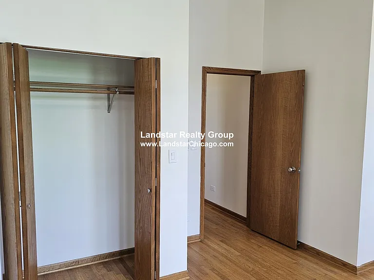 1427 N Wood St #2F — Photo 12